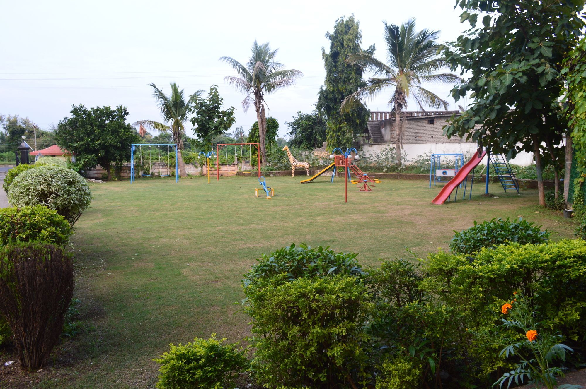 Hotel Sunrise N Resorts Nagpur Buitenkant foto
