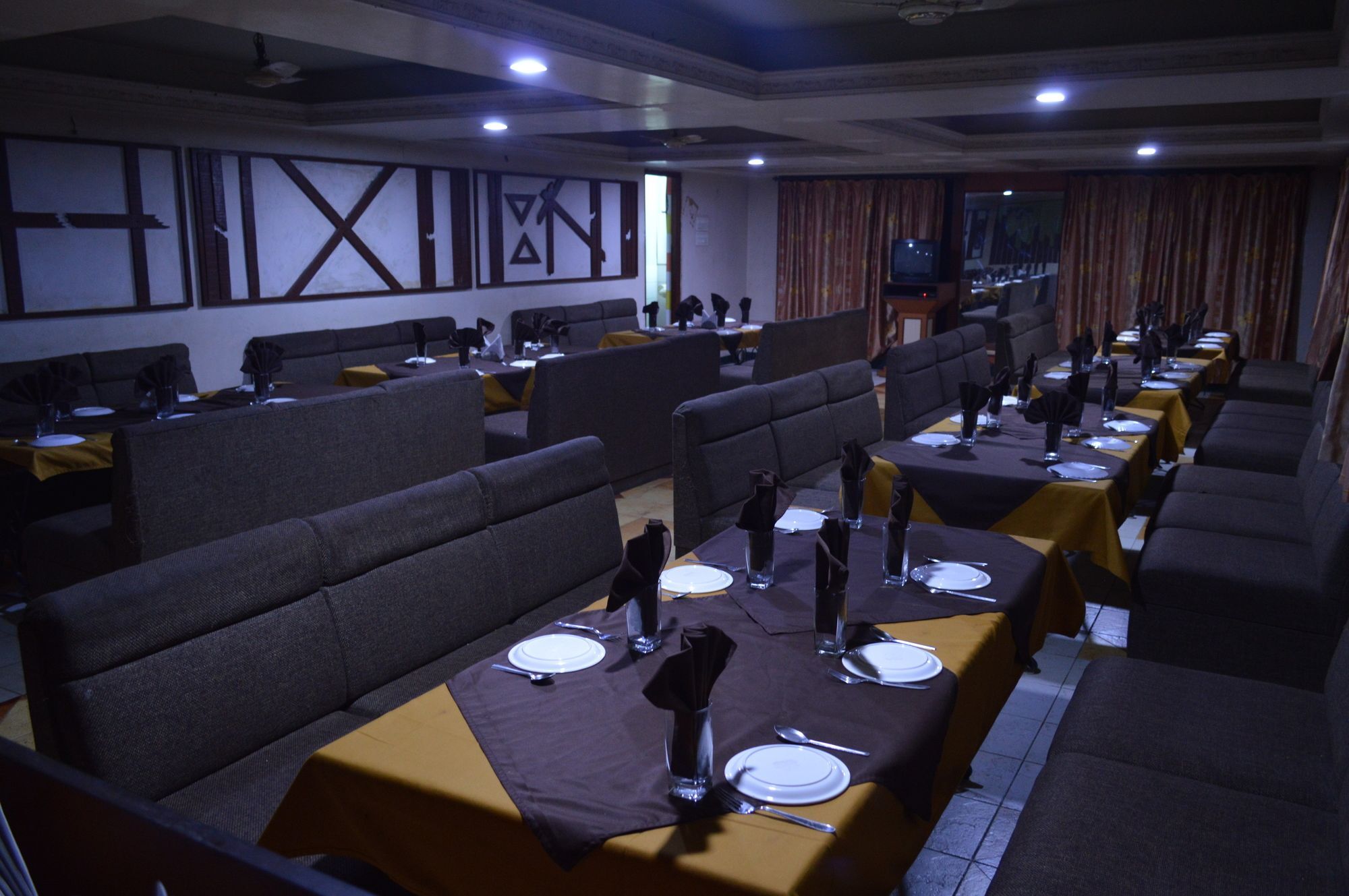 Hotel Sunrise N Resorts Nagpur Buitenkant foto