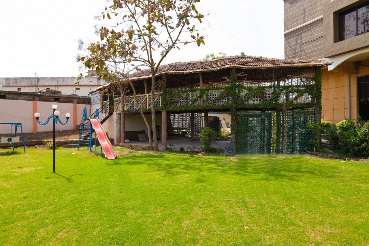Hotel Sunrise N Resorts Nagpur Buitenkant foto