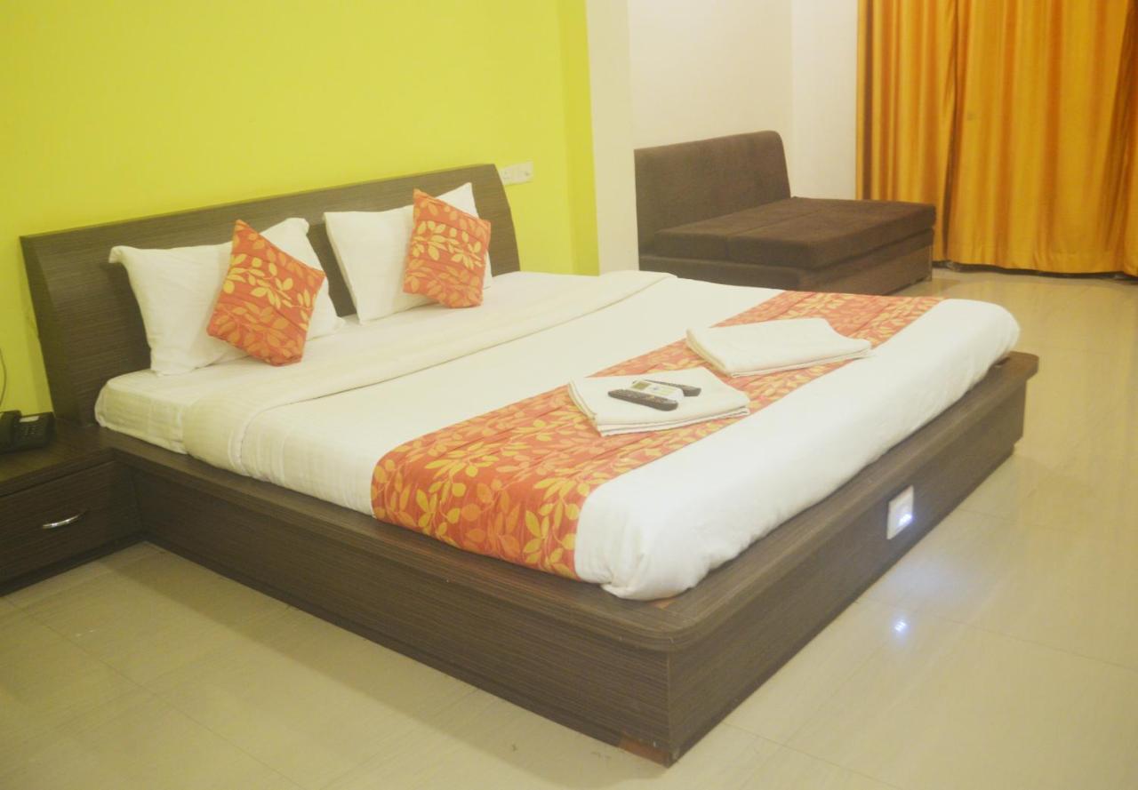 Hotel Sunrise N Resorts Nagpur Buitenkant foto
